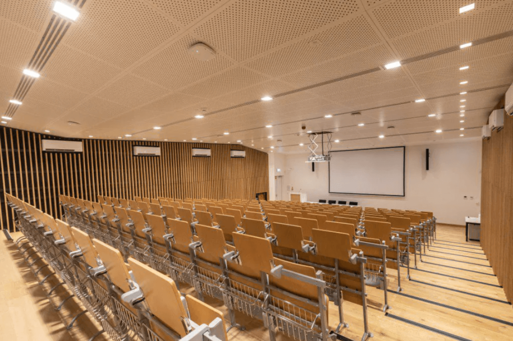 Akustyka Polska - adaptacja akustyczna szkół przedszkoli auli, sali dydaktycznych - poprawa akustyki w szkołach, na uczelniach, adaptacja akustyczna warszawa
